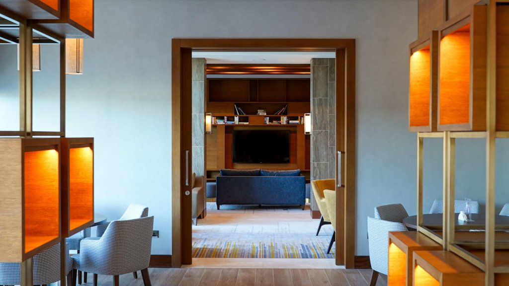 Дубай: Отель Staybridge Suites Dubai Al-Maktoum Airport, an IHG Hotel