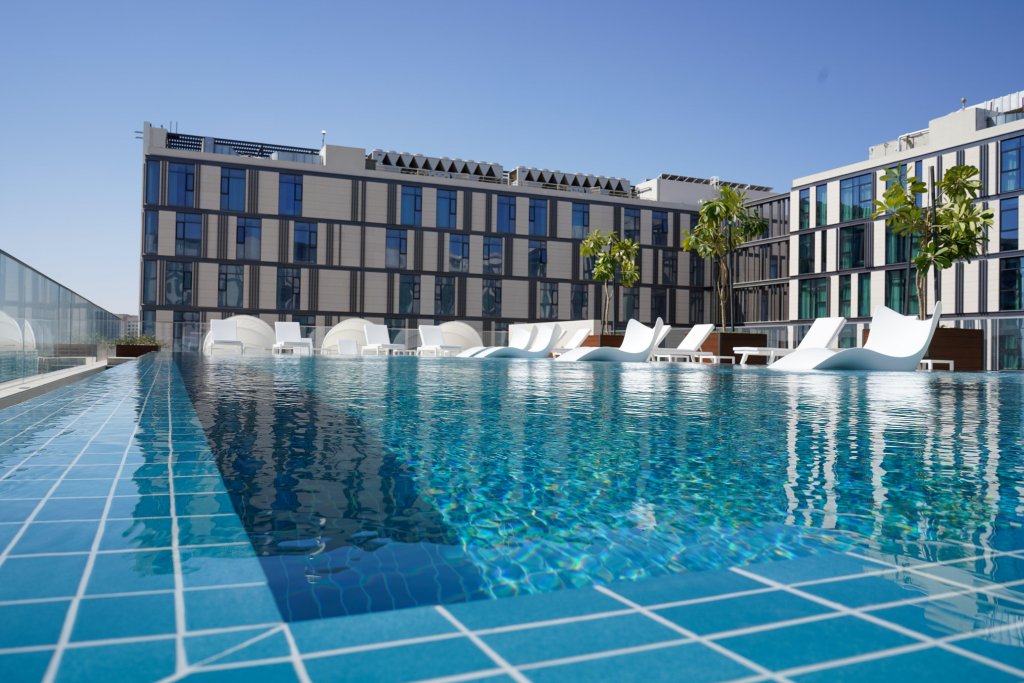 Дубай: Отель Staybridge Suites Dubai Al-Maktoum Airport, an IHG Hotel