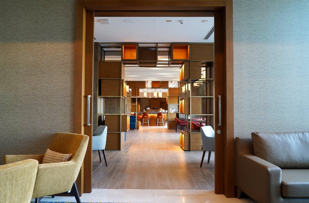 Дубай: Отель Staybridge Suites Dubai Al-Maktoum Airport, an IHG Hotel