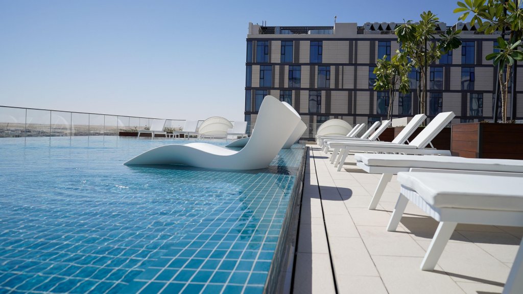 Дубай: Отель Staybridge Suites Dubai Al-Maktoum Airport, an IHG Hotel