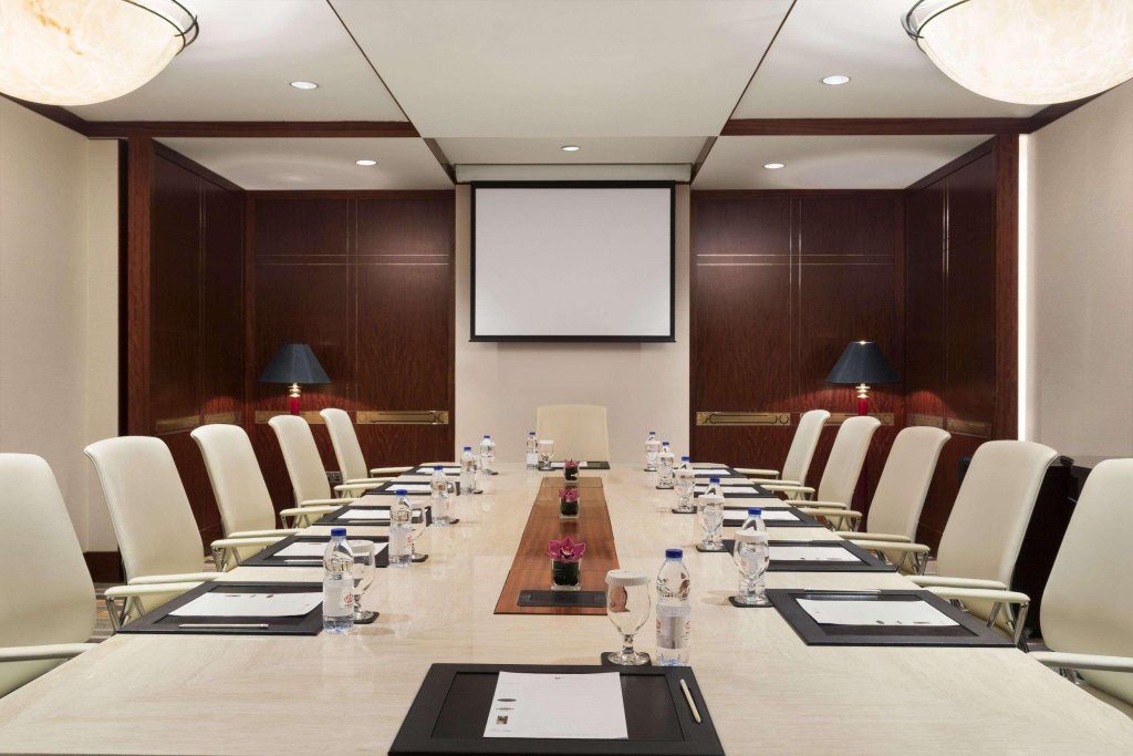 Отель Crowne Plaza Dubai Jumeirah an IHG Hotel — фото 4