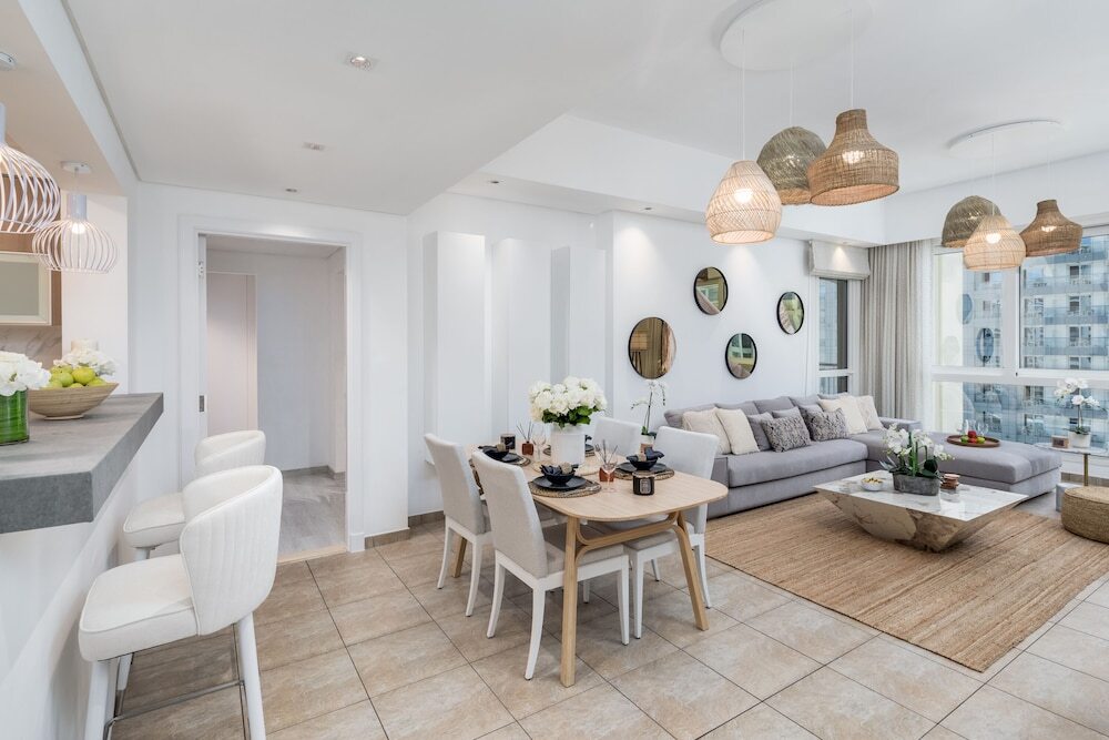Дубай: Maison Privee - Bohemian Apt w/ Amazing Seafront Views on The Palm