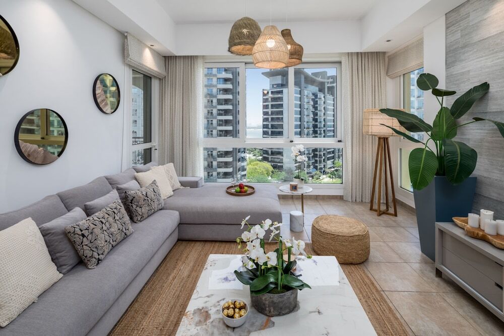 Дубай: Maison Privee - Bohemian Apt w/ Amazing Seafront Views on The Palm