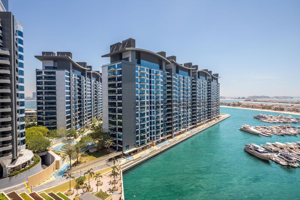 Дубай: Maison Privee - Bohemian Apt w/ Amazing Seafront Views on The Palm