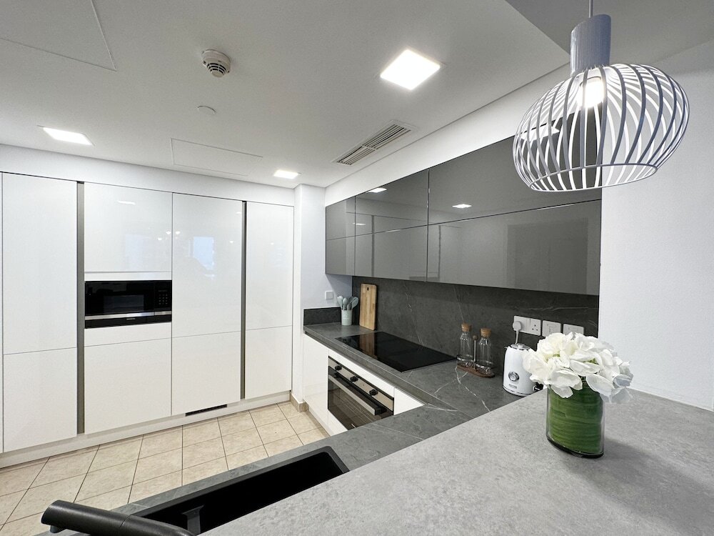 Дубай: Maison Privee - Bohemian Apt w/ Amazing Seafront Views on The Palm