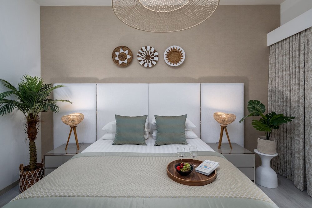 Дубай: Maison Privee - Bohemian Apt w/ Amazing Seafront Views on The Palm