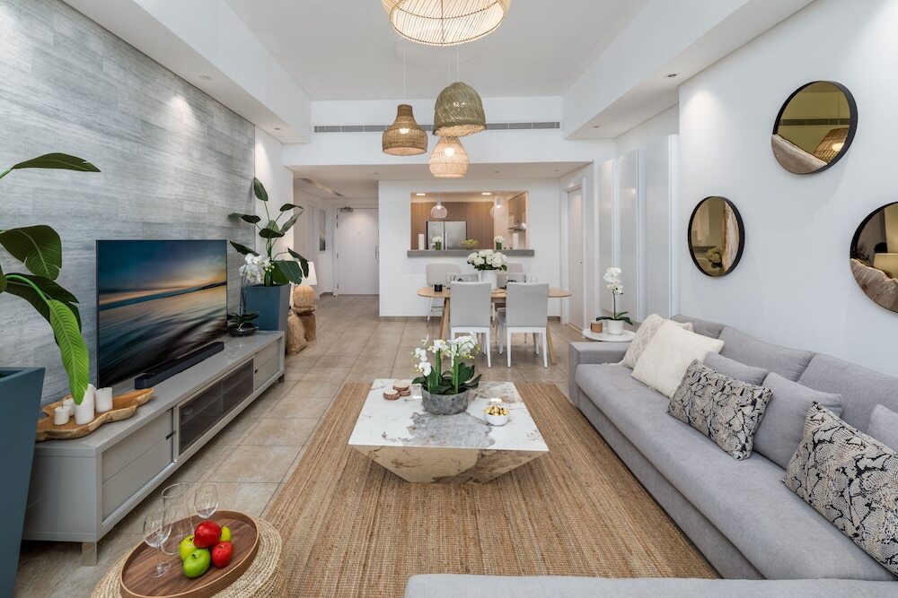 Дубай: Maison Privee - Bohemian Apt w/ Amazing Seafront Views on The Palm