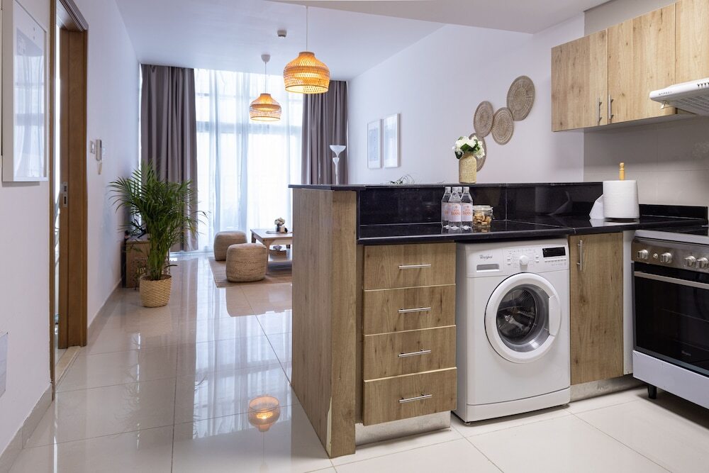 Дубай: Waves - Charming Apt With Balcony, Minutes From The Beach
