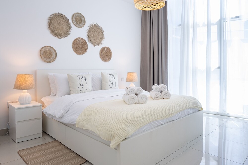 Дубай: Waves - Charming Apt With Balcony, Minutes From The Beach