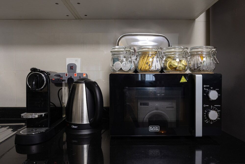 Дубай: Waves - Charming Apt With Balcony, Minutes From The Beach