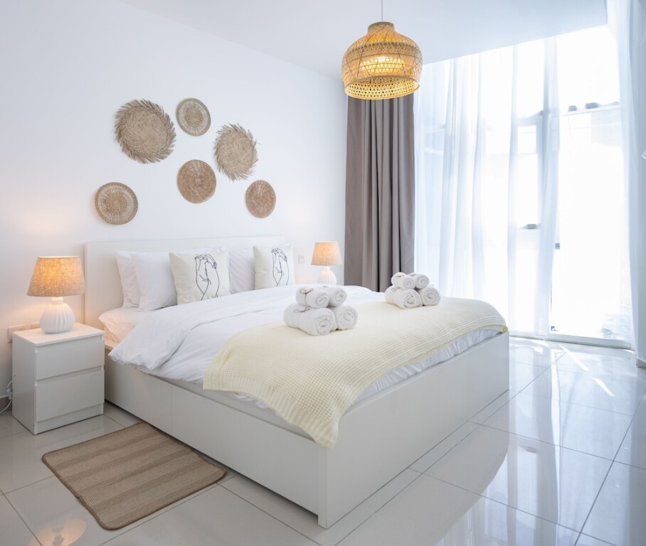 Дубай: Waves - Charming Apt With Balcony, Minutes From The Beach