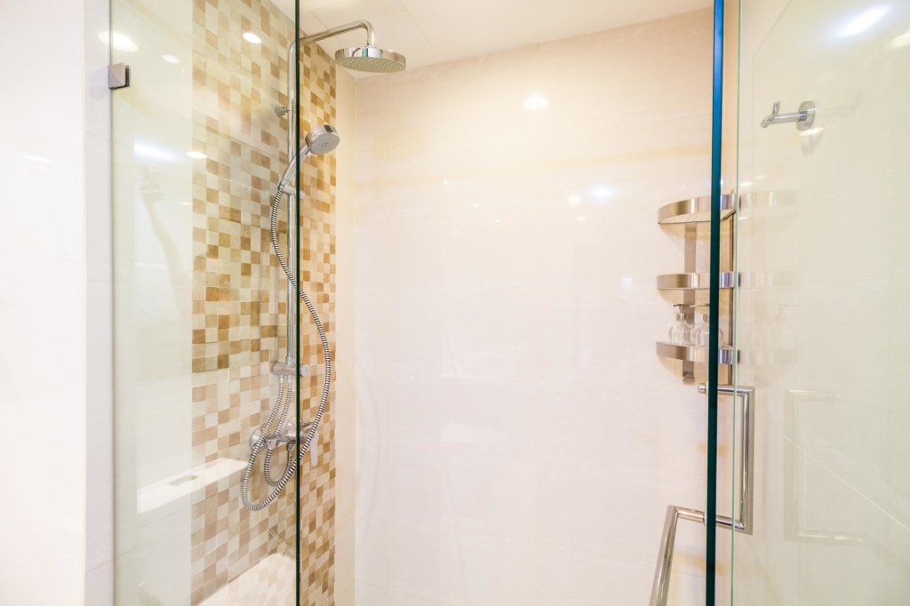 The Title F101A - Direct pool access 2 bedroom apartment — фото 4