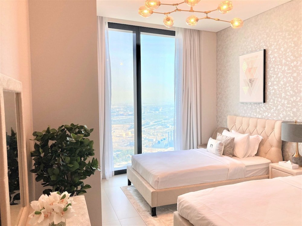 Дубай: 2BR Luxury Apartment at the Address Beach Residence