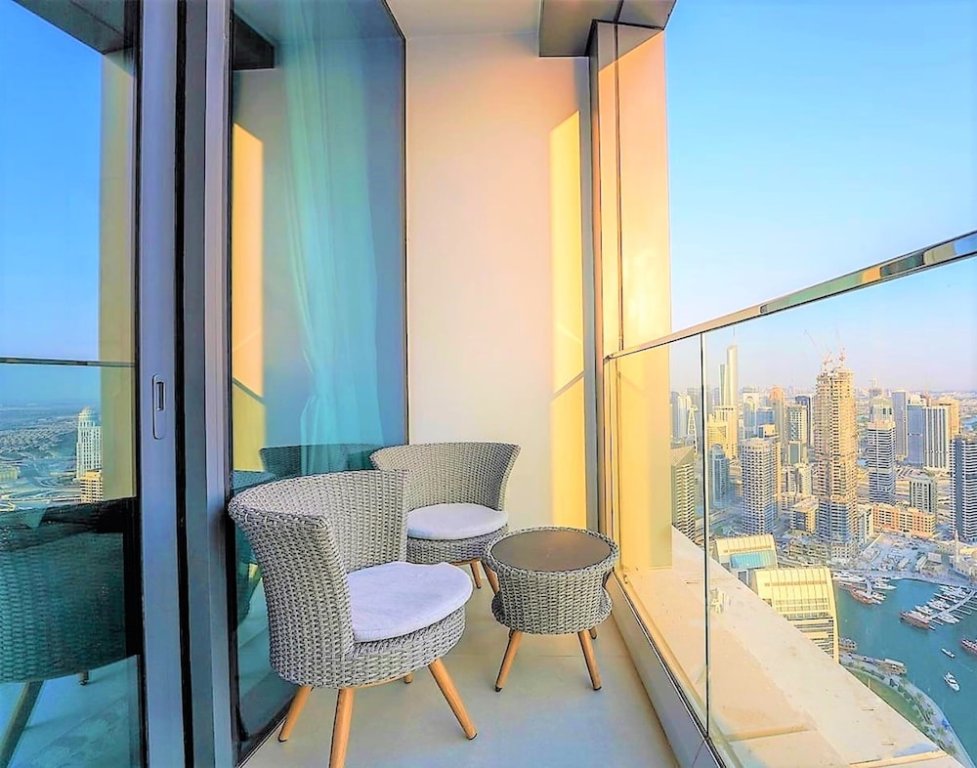 Дубай: 2BR Luxury Apartment at the Address Beach Residence