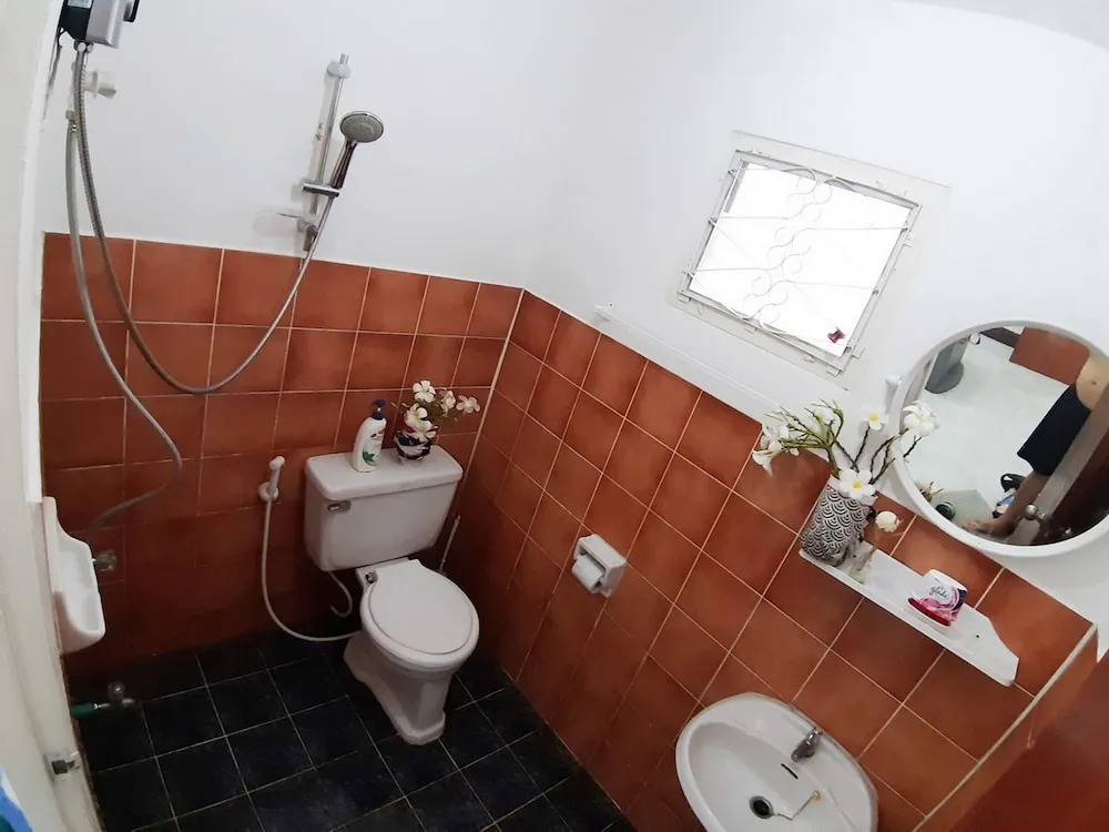 Чиангмай: Mj House Stay with guest and host