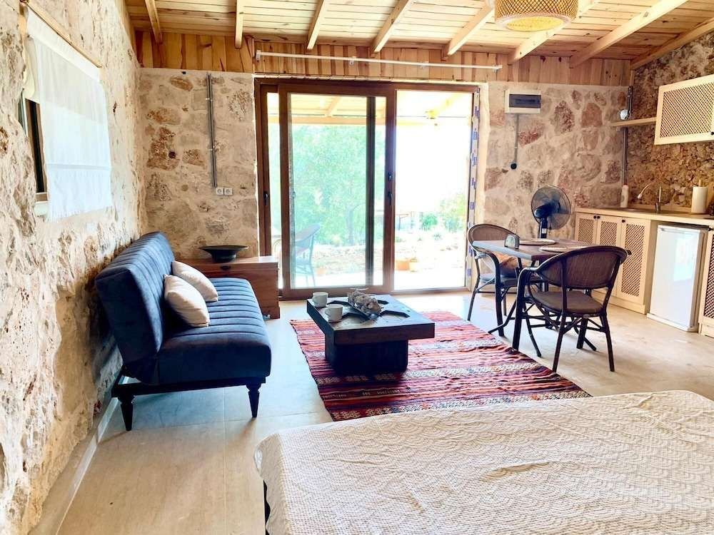 Каш: Serene House Surrounded by Nature in Kas