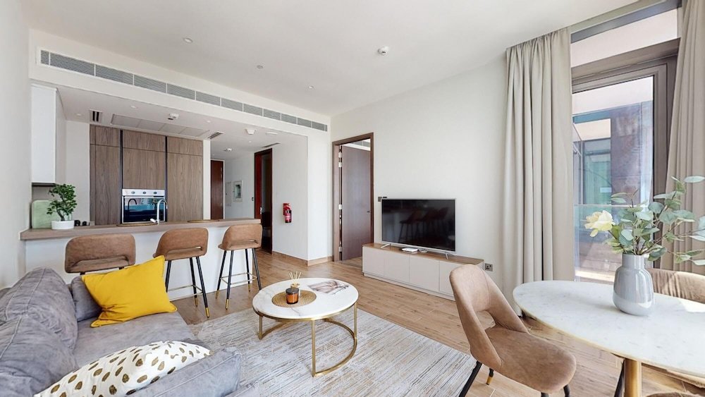Дубай: Dubai Marina - Jumeirah Living Marina Gate 3 3804