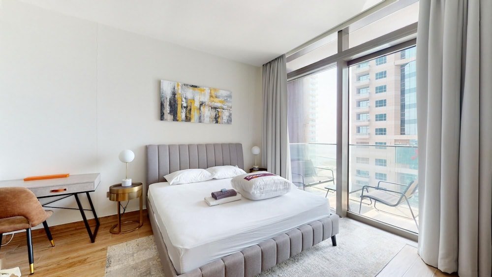 Дубай: Dubai Marina - Jumeirah Living Marina Gate 3 3804