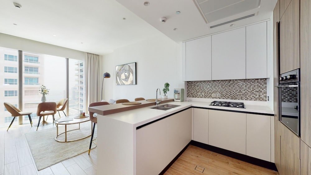 Дубай: Dubai Marina - Jumeirah Living Marina Gate 3 3804