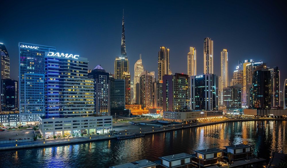 Дубай: LUX The Northside 15 Burj Khalifa View Suite