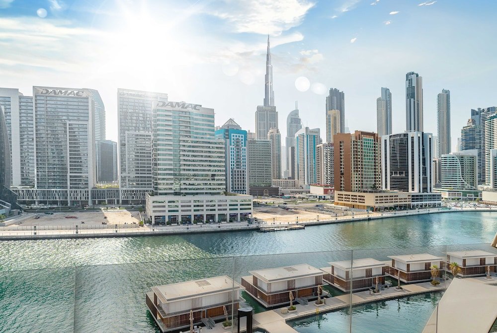 Дубай: LUX The Northside 15 Burj Khalifa View Suite