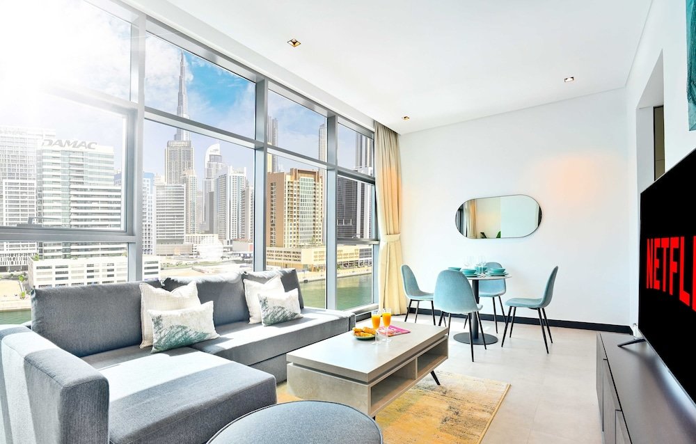 Дубай: LUX The Northside 15 Burj Khalifa View Suite