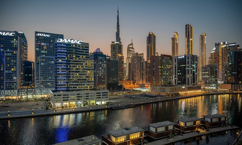 Дубай: LUX The Northside 15 Burj Khalifa View Suite