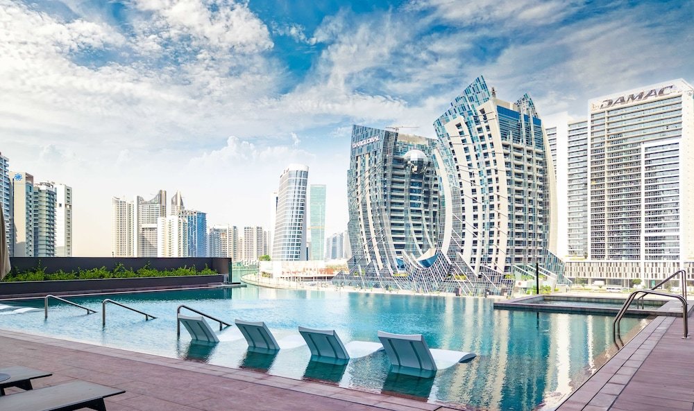 Дубай: LUX The Northside 15 Burj Khalifa View Suite