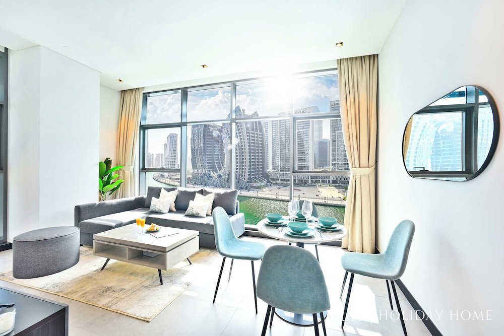 Дубай: LUX The Northside 15 Burj Khalifa View Suite