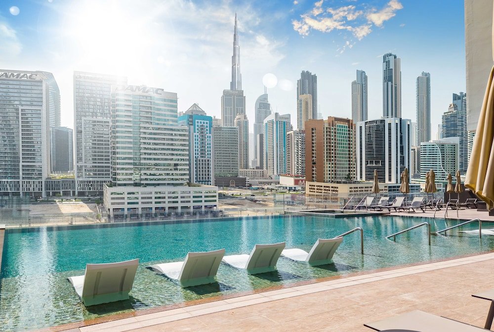 Дубай: LUX The Northside 15 Burj Khalifa View Suite