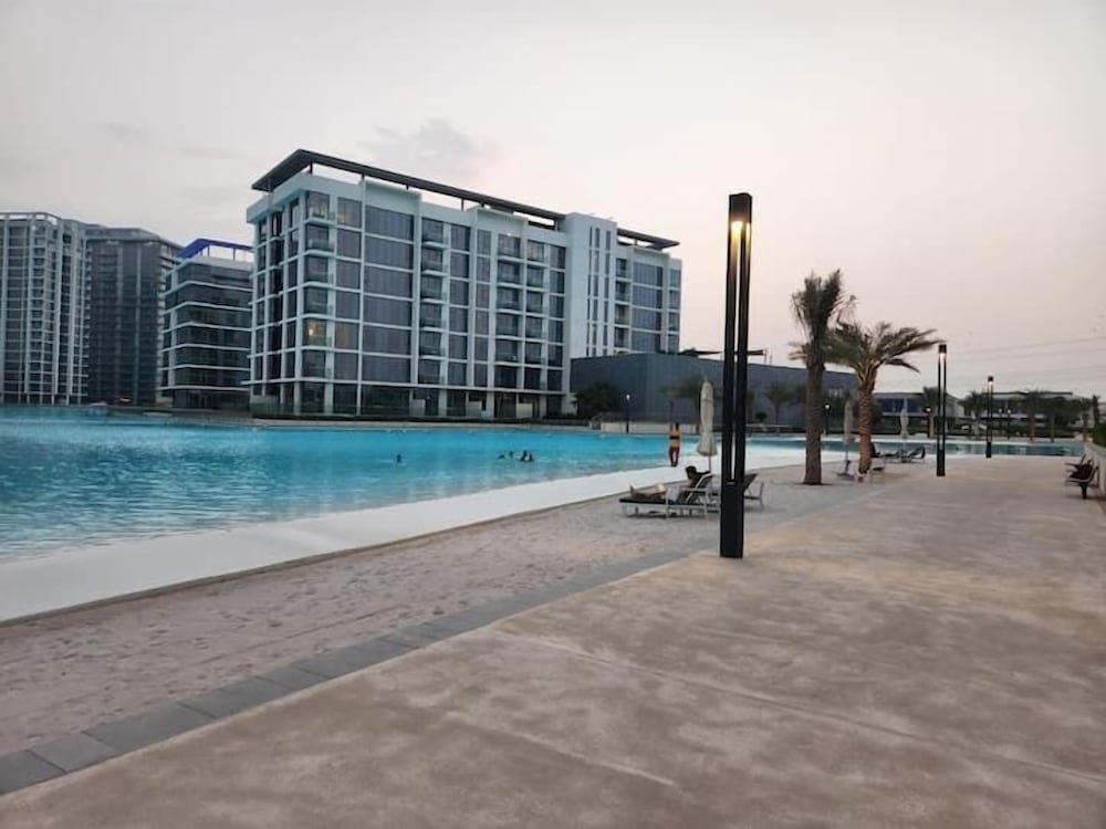 Дубай: Vogue Lagoon District One Residence