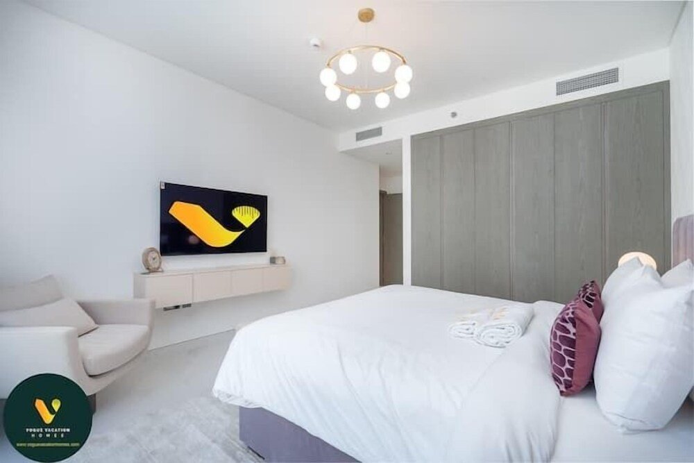 Дубай: Vogue Lagoon District One Residence