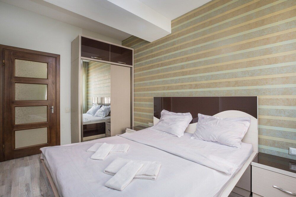 Ереван: Stay Inn на просп. Маштоца, 33/1
