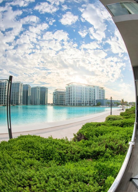 Дубай: LUX The District One Lagoon View Suite