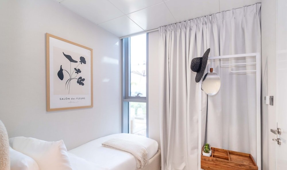Дубай: LUX The District One Lagoon View Suite