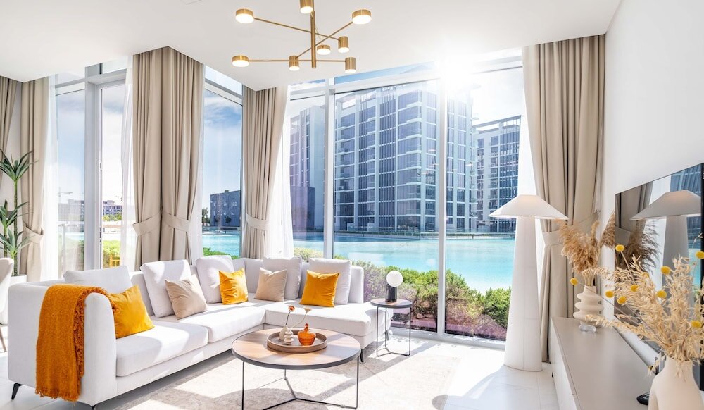 Дубай: LUX The District One Lagoon View Suite