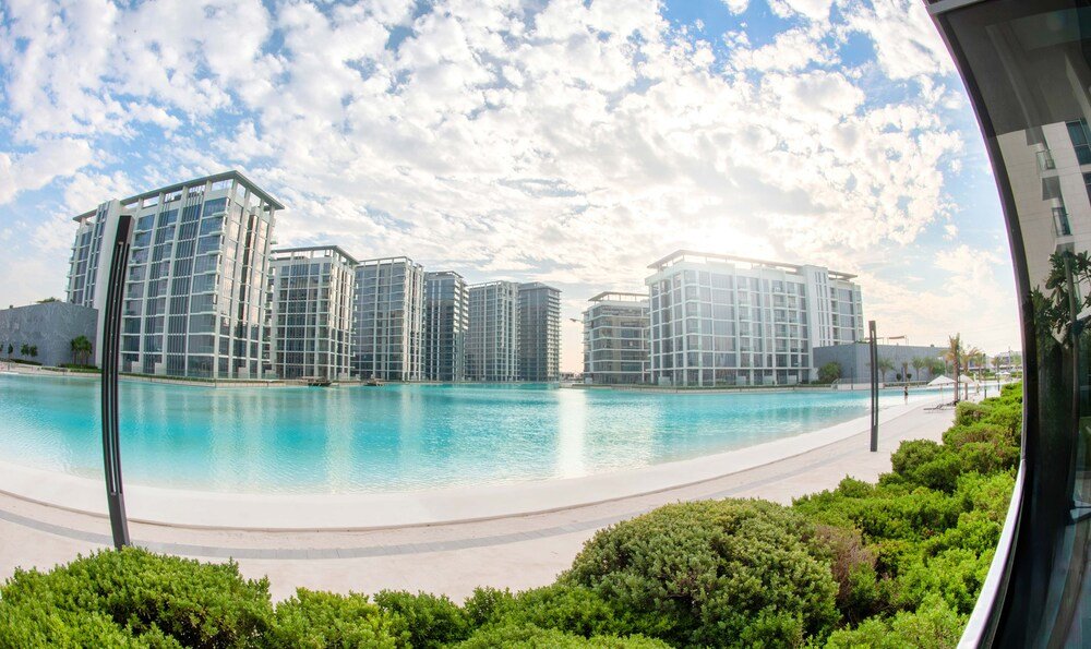 Дубай: LUX The District One Lagoon View Suite