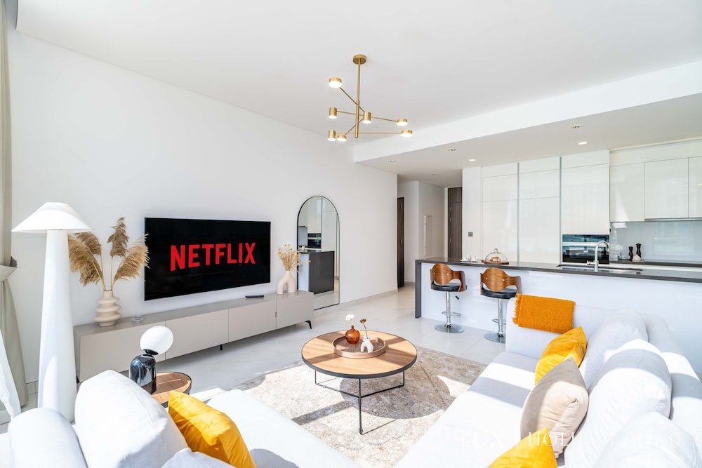 Дубай: LUX The District One Lagoon View Suite