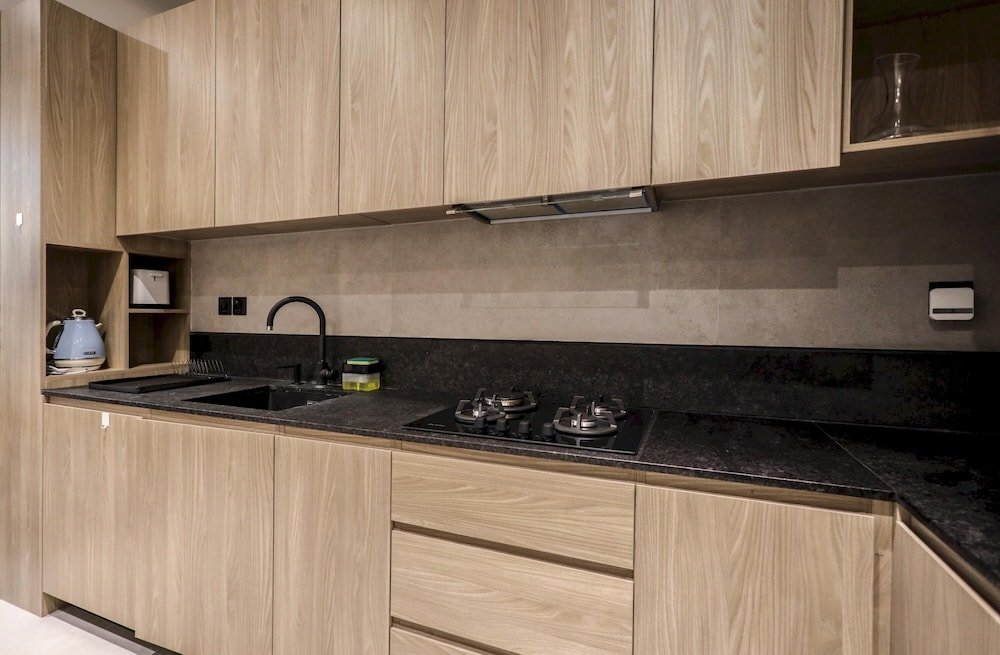 Дубай: Elite LUX Holiday Homes - Luxurious 1BR Suite in Signature Livings JVC - Dubai