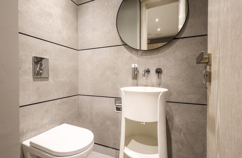 Дубай: Elite LUX Holiday Homes - Luxurious 1BR Suite in Signature Livings JVC - Dubai