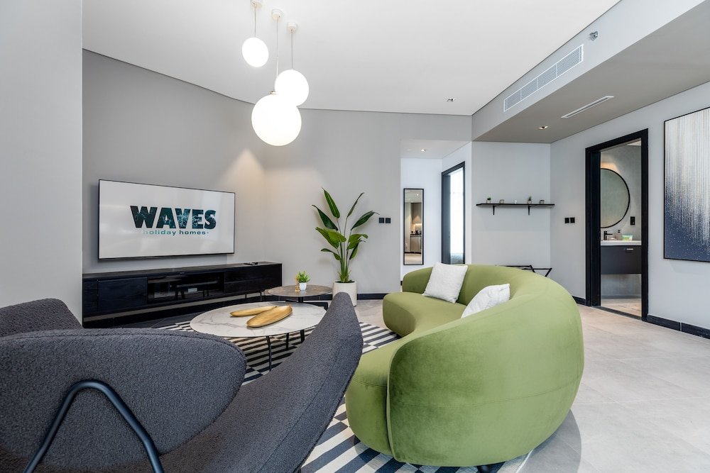 Дубай: Waves - Serene Waterfront Elegance: 2BR Haven in Business Bay