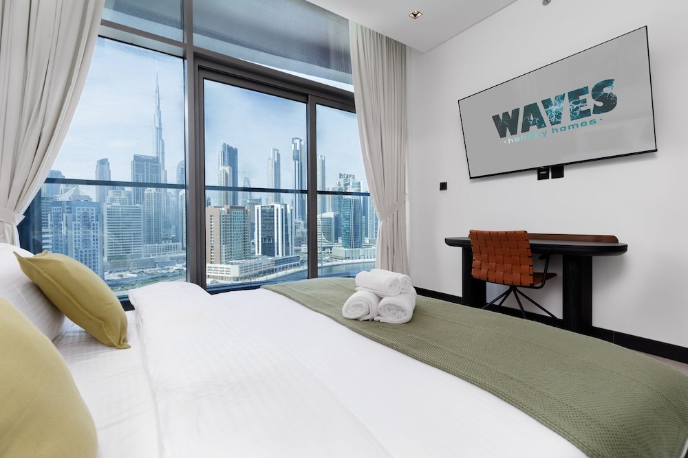Дубай: Waves - Urban Retreat Waterfront Elegance at 15 Northside