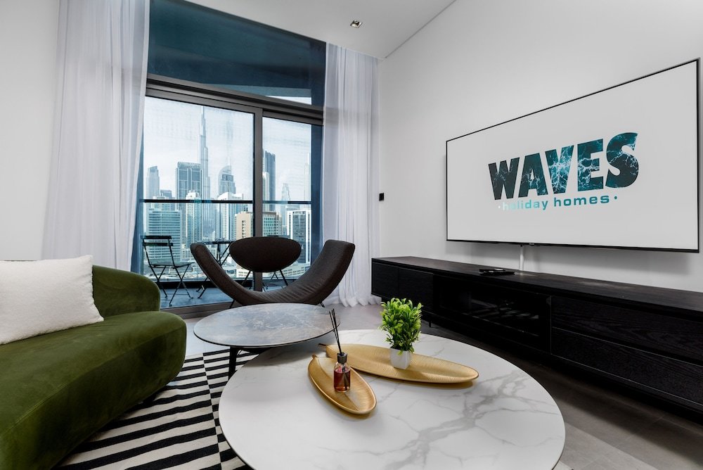 Дубай: Waves - Urban Retreat Waterfront Elegance at 15 Northside