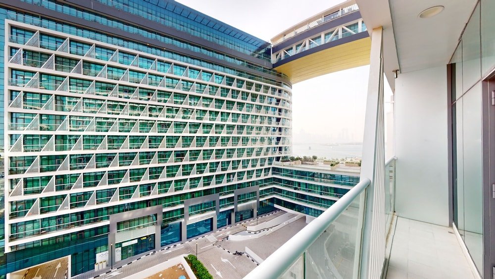 Дубай: Primestay - Seven Palm 1BR Palm Jumeirah