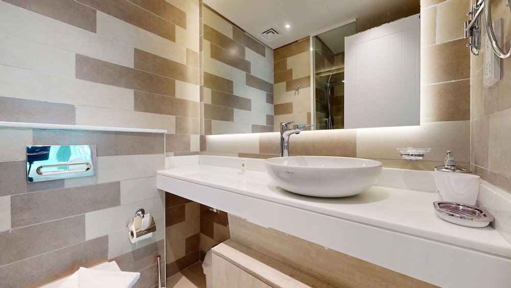 Дубай: Primestay - Seven Palm 1BR Palm Jumeirah
