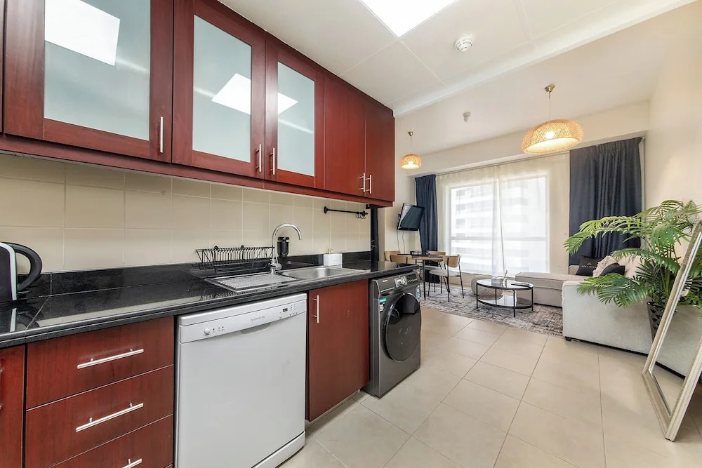 Дубай: Excellent 1bdr at Bahar 6