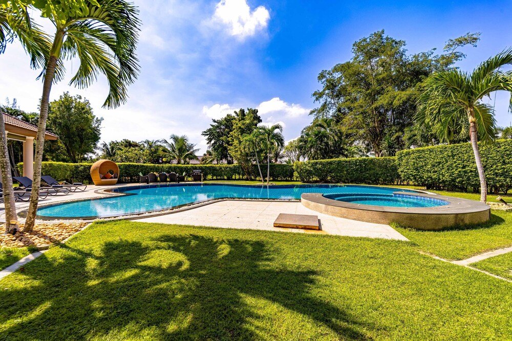 Чаам: Luxury 6 Bed Mansion - CAS