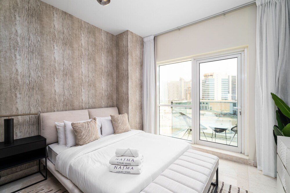 Дубай: Nasma Holiday Homes - Safeer Tower 1