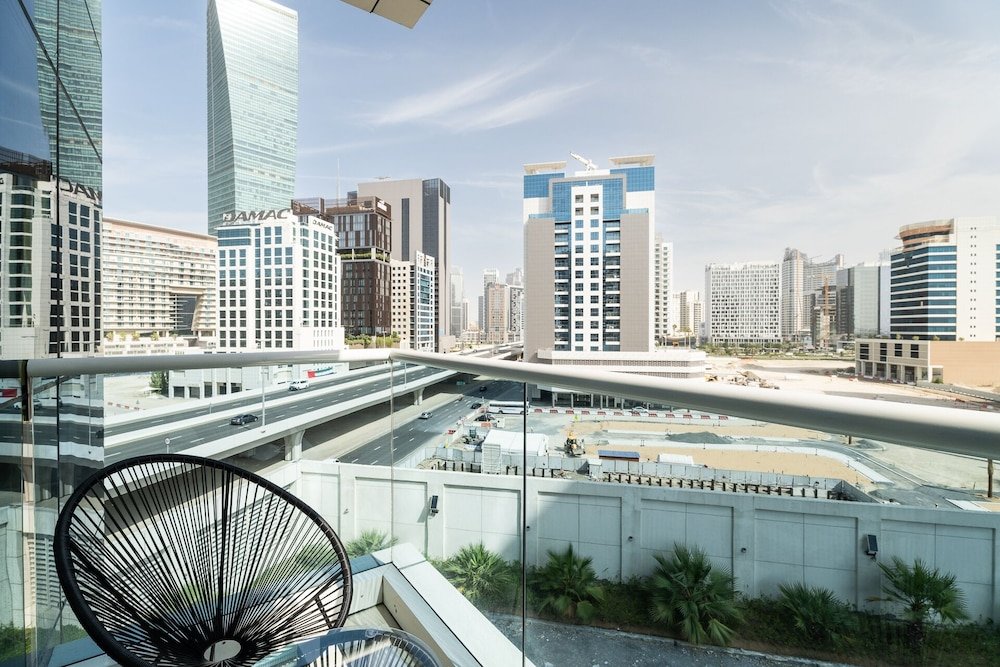Дубай: Nasma Holiday Homes - Safeer Tower 1