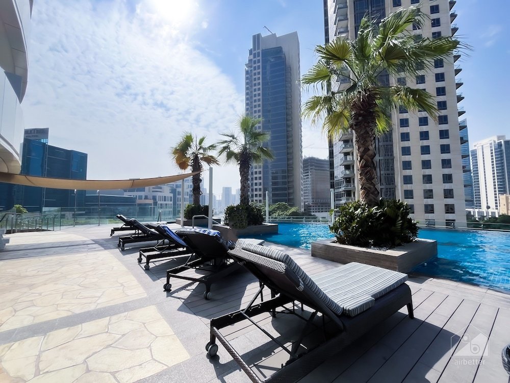 Дубай: Cozy 1b With Balcony in Business Bay